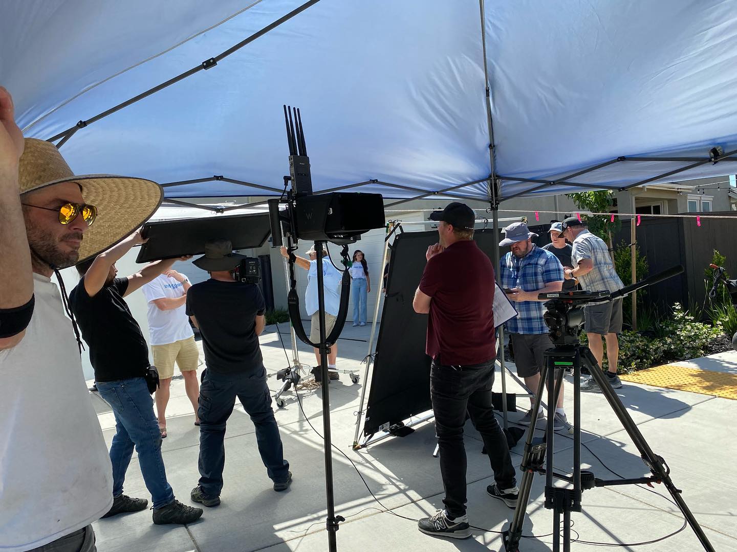 This one shot from our last two days of production says it all…it takes a team, this crew rocks it every time, and dang….was it hot. 🥵 But proud to work with everyone on behalf of @uncommon.us and @safecu thanks to everyone for their hard work. We appreciate you!